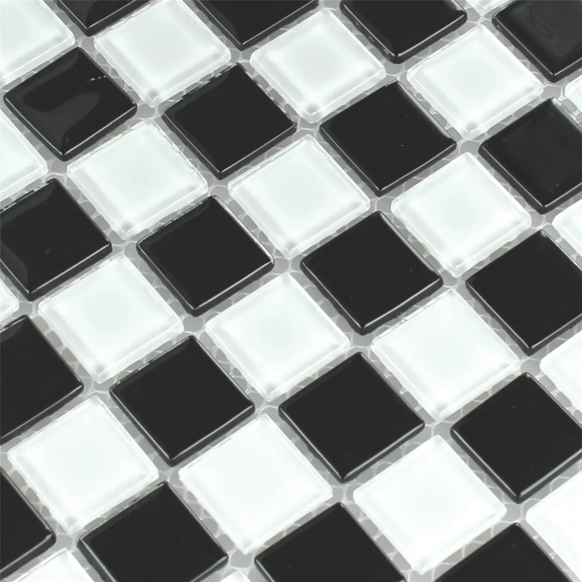 Muestra Azulejos De Mosaico Cristal Tablero De Ajedrez Negro Blanco