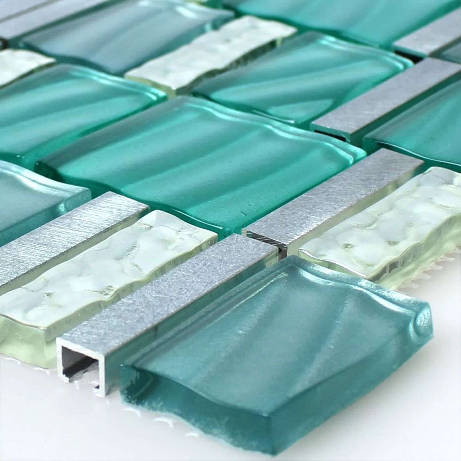 Muestra Azulejos De Mosaico Cristal Auminio Verde Plateado Mezcla